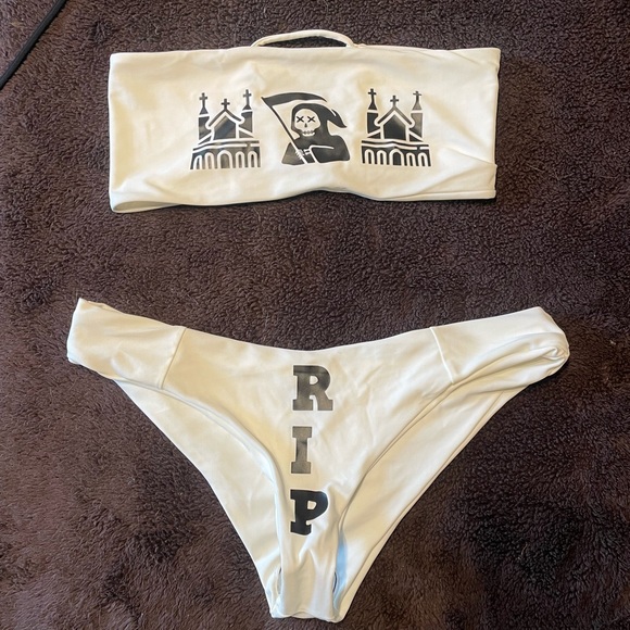 New Psycho Rebel Bikini - Picture 2 of 7